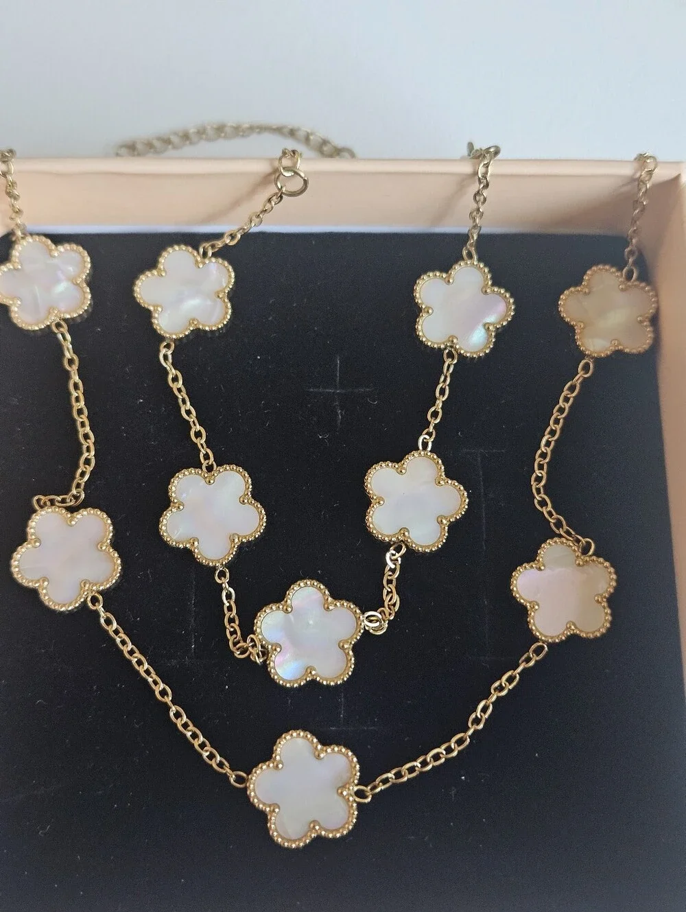 Gold Stainless Mother-of-Pearl Flower Necklace And Bracelet Set
